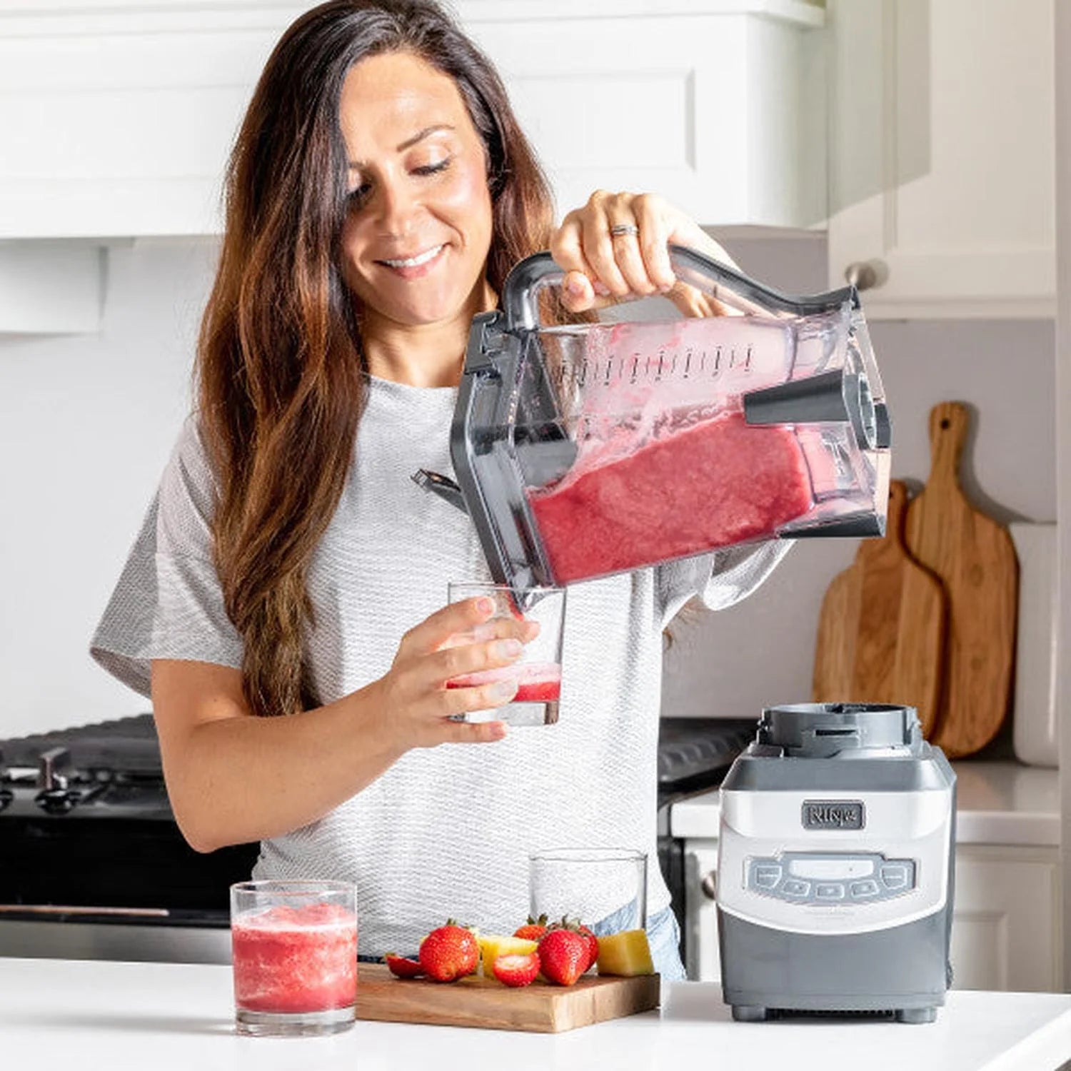 Licuadora Ninja BL660 DUO (extractor de nutrientes) cuenta con 3 Programas, 2 vasos y individuales y 1 vaso de 1.9L Gris
